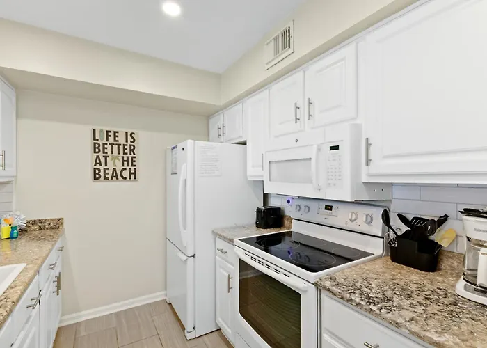 Colony Club H6 Apartment