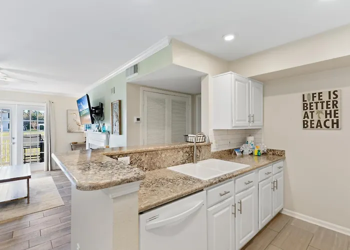 Colony Club H6 Apartment